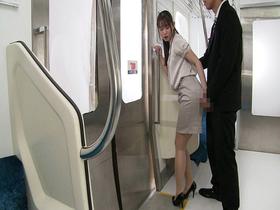 ぶっかけ！OLスーツ倶楽部28～インターン女子大生静河さんのヤル気満々ホワイトスーツとセクハラ専用スカートスタイル～　サンプル画像10